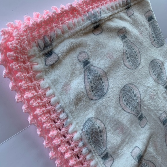 Hot Air Balloons Crochet Baby Blanket Gift Set - Picture 4 of 9